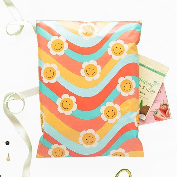 Other - Wavy Daisy Poly Mailers 10x13 Pack of 25